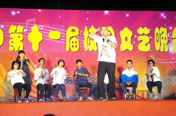 舞台剧表演.JPG